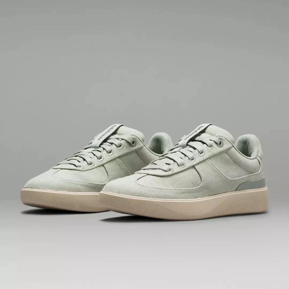 Lululemon Athletica Green Sneakers Size 8 W